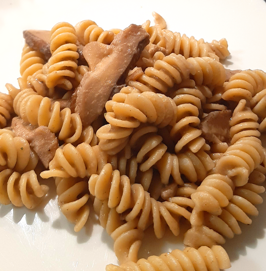 Pasta con Shiitake e pesto di Radicchio