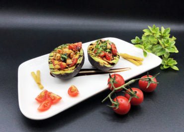 Avocado Ripieno con Ceci e Pomodorini - IoBoscoVivo Srl