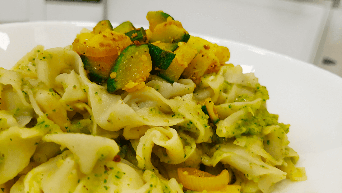 Tagliatelle VEGANE con pesto e zucchine