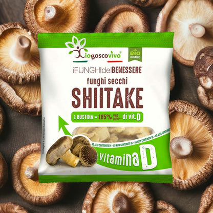 Confezione di funghi shiitake secchi IoBoscoVivo circondata da funghi.